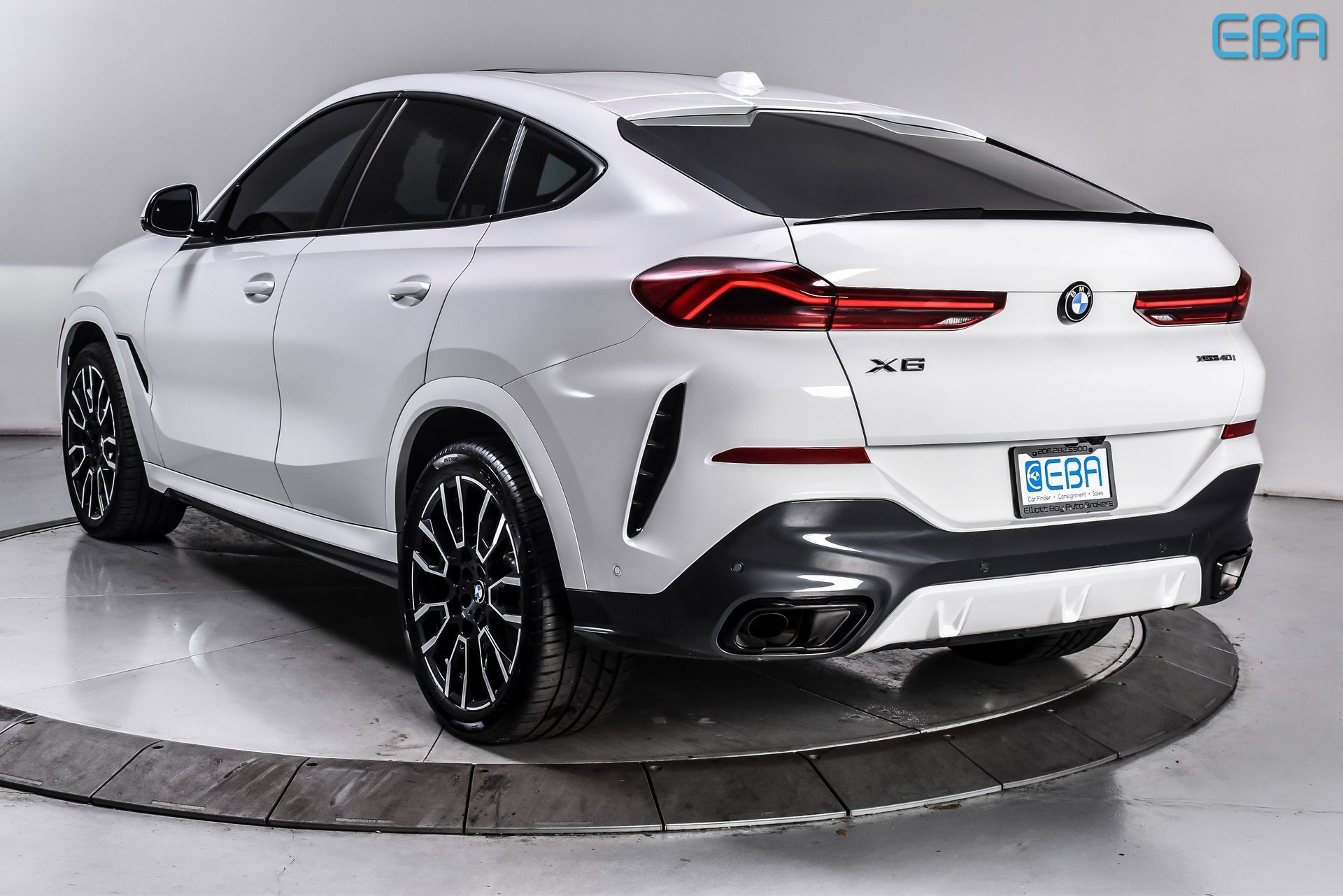 Used 2025 BMW X6 xDrive40i w/ Executive Package image 4