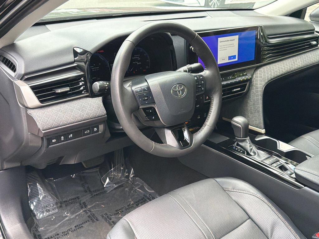 Used 2025 Toyota Camry XLE AWD/4WD image 17