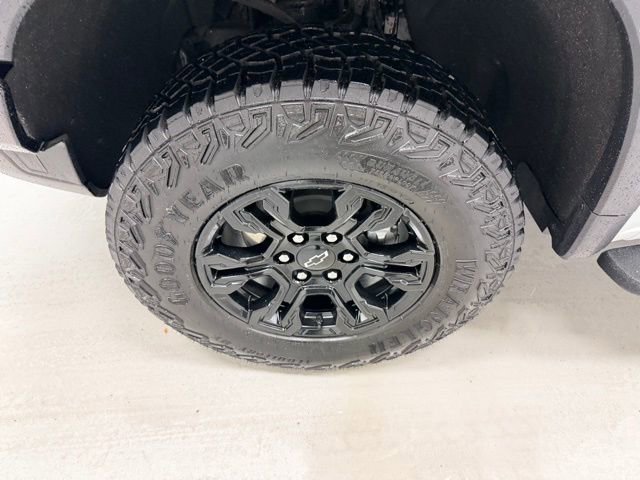 Certified 2025 Chevrolet Silverado 1500 ZR2 w/ Dark Appearance Package image 21