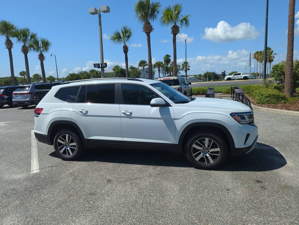 Used 2022 Volkswagen Atlas SE AWD/4WD image 2
