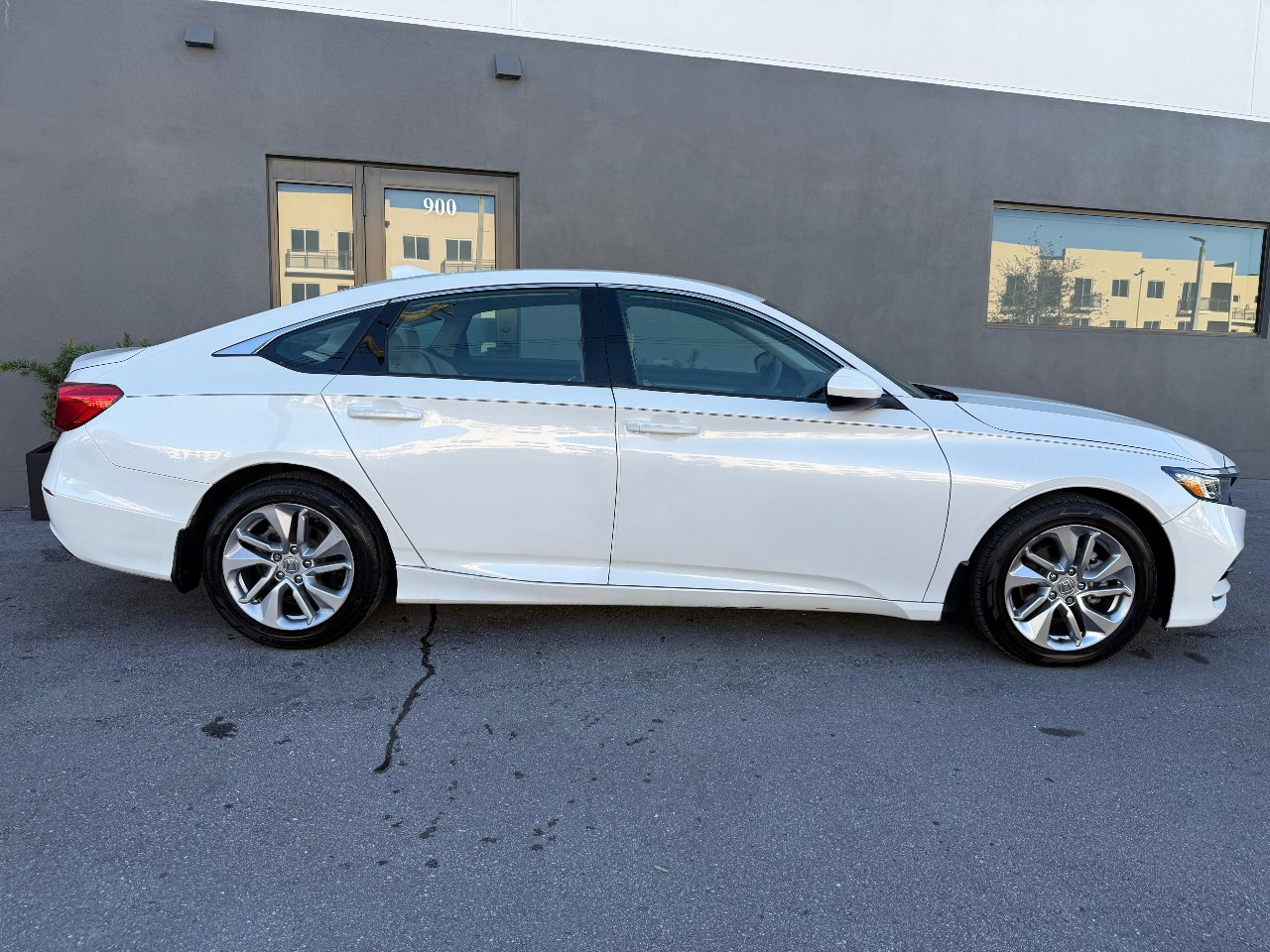 Used 2019 Honda Accord LX image 10