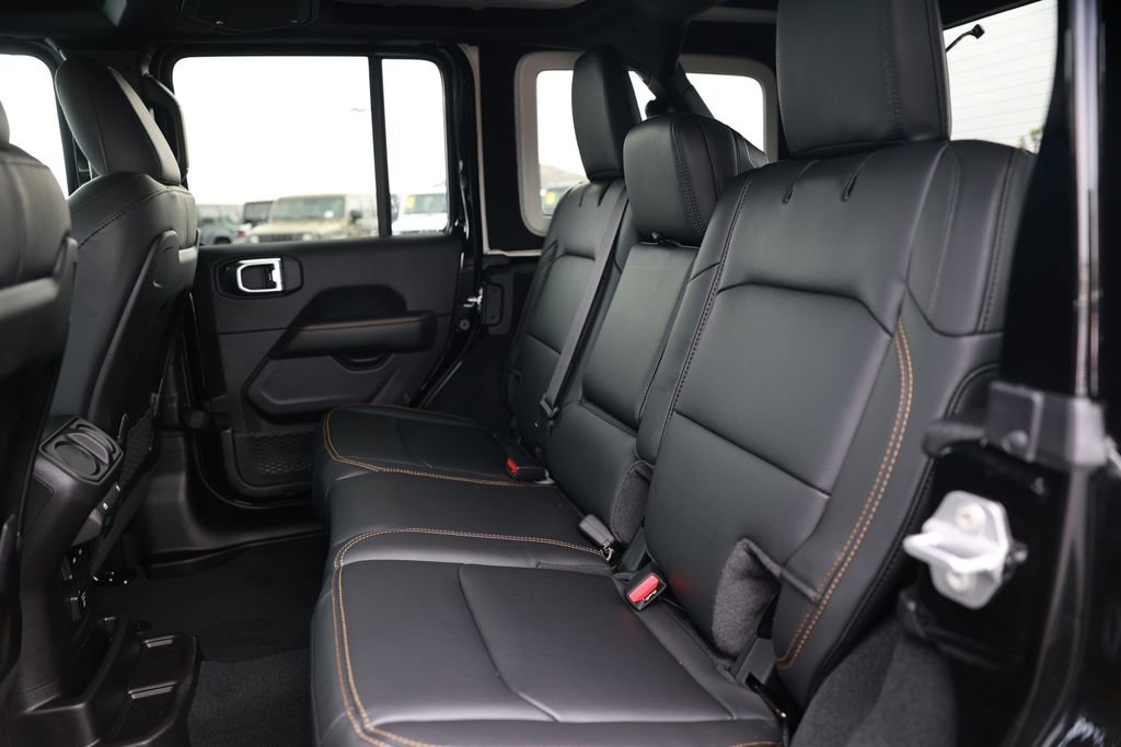 New 2026 Jeep Wrangler Unlimited Sahara AWD/4WD image 30