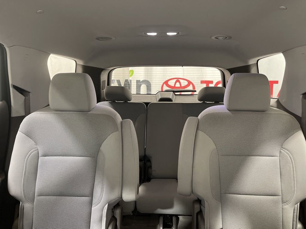 Used 2020 Chevrolet Traverse LT image 19