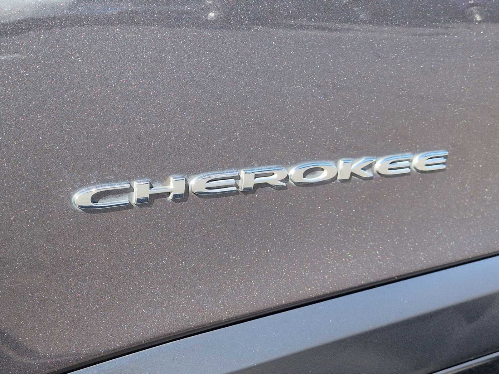 Used 2022 Jeep Cherokee Latitude Lux w/ Sun & Sound Group image 13