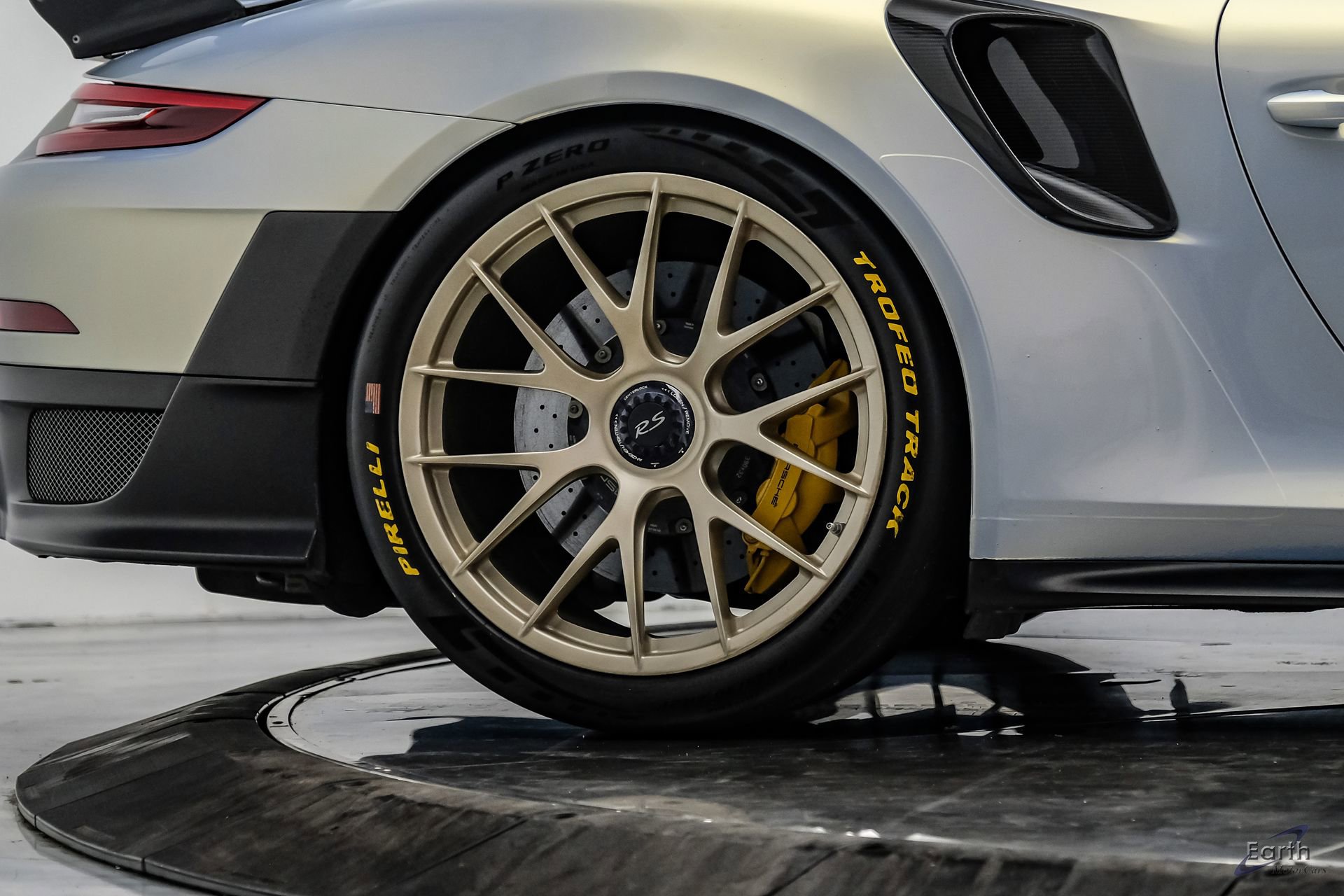 Used 2018 Porsche 911 GT2 RS w/ Weissach Package RWD image 99