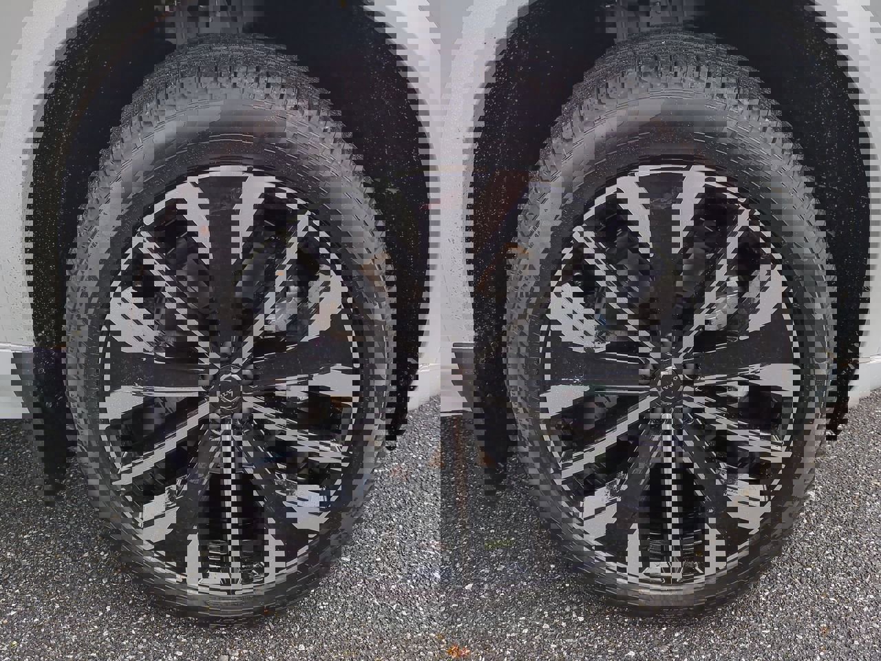 New 2026 Volvo XC90 B6 Plus w/ Protection Package Premier image 11