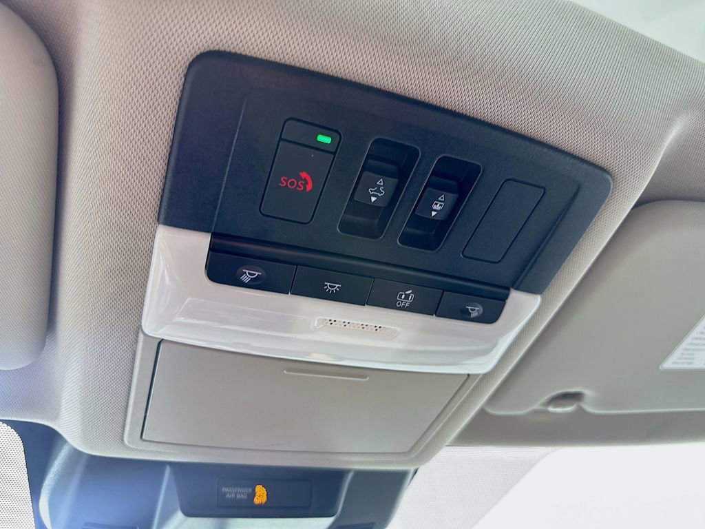 Used 2022 Nissan Rogue SV w/ SV Premium Package image 27