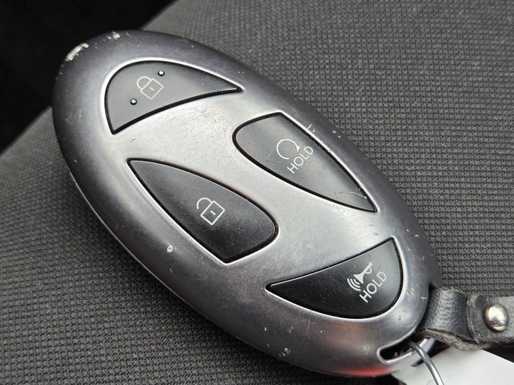 Used 2025 Hyundai Elantra SEL FWD image 36
