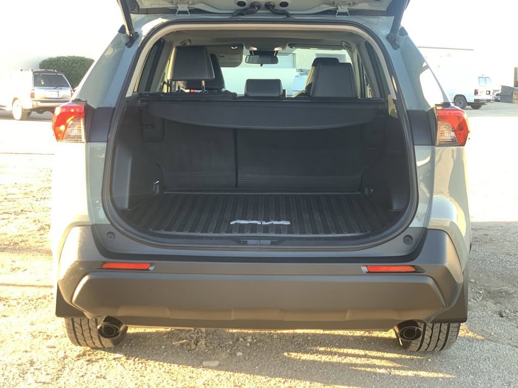 Used 2022 Toyota RAV4 XLE Premium image 24