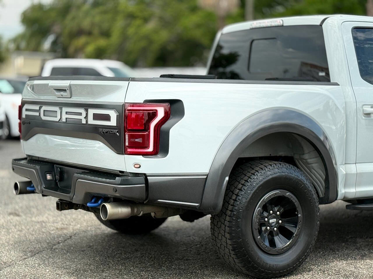 Used 2017 Ford F150 Raptor w/ Equipment Group 802A Luxury AWD/4WD image 10