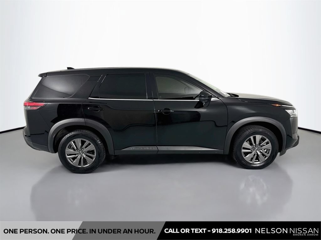 Used 2022 Nissan Pathfinder S FWD image 4