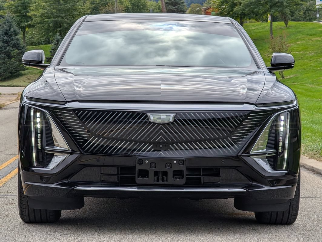 Used 2024 Cadillac Lyriq Tech w/ Driver Assist Package AWD/4WD image 38