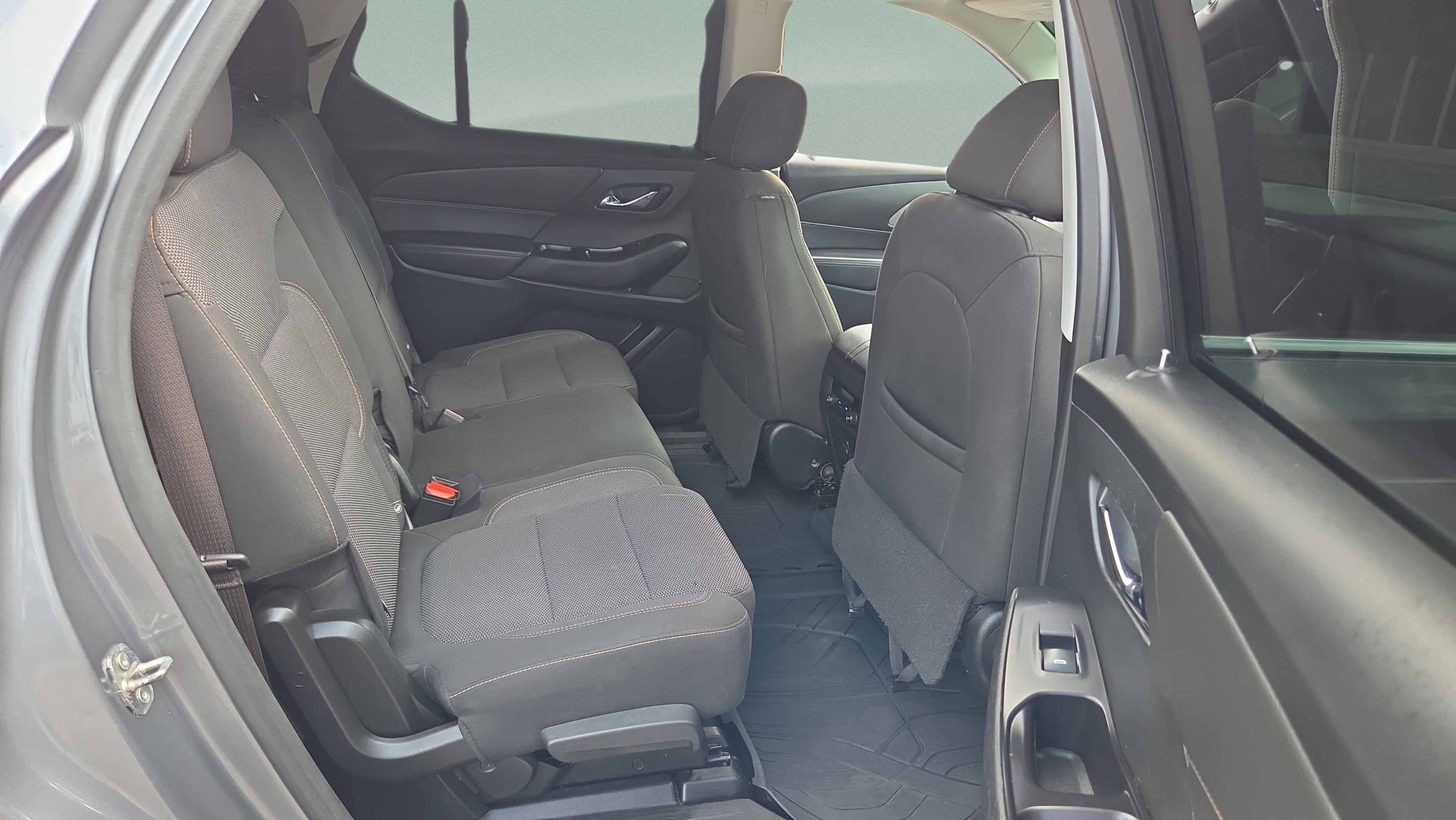 Certified 2020 Chevrolet Traverse LS w/ LPO, Floor Liner Package FWD image 14