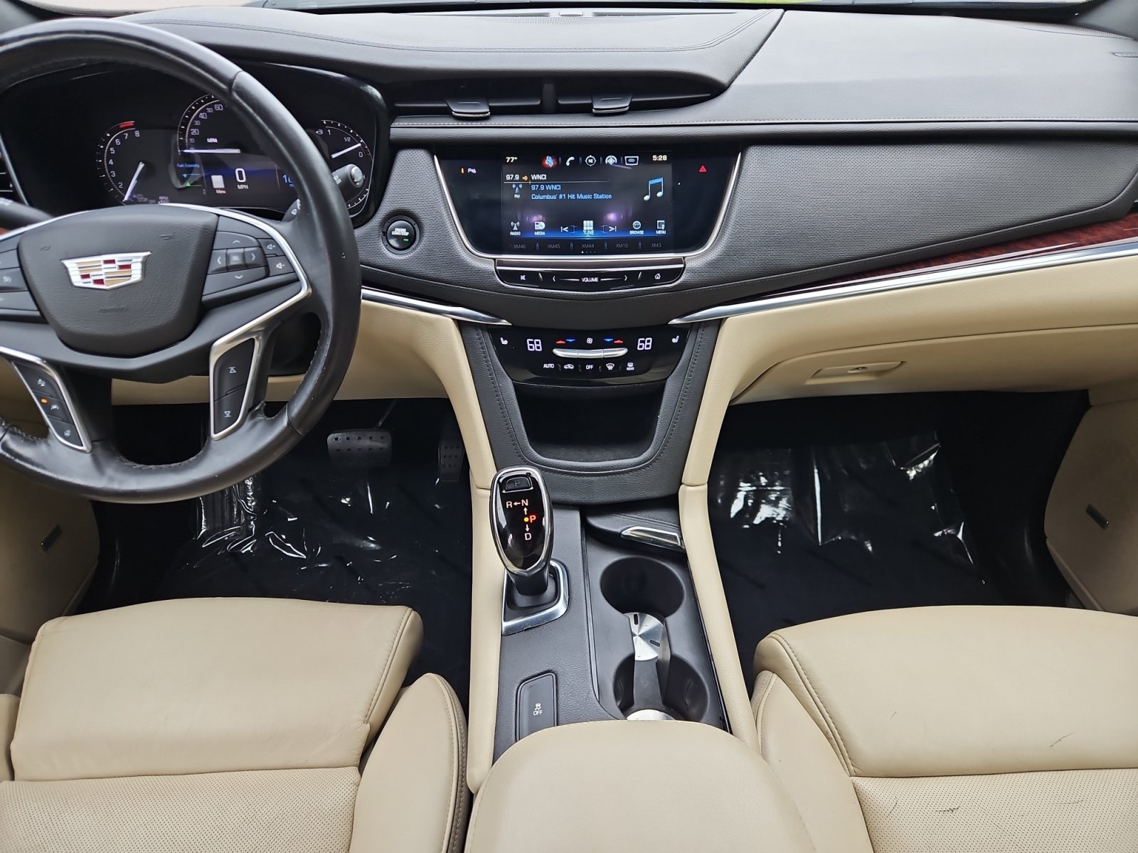 Used 2017 Cadillac XT5 Luxury w/ Driver Awareness Package FWD image 11