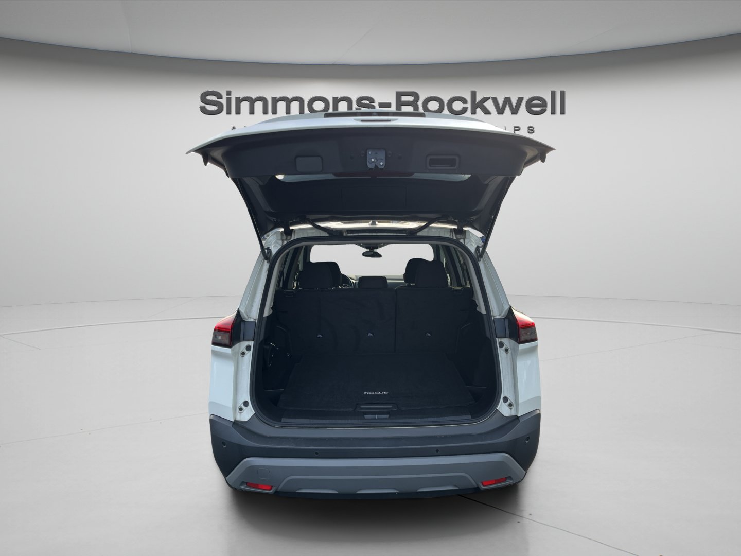 Used 2023 Nissan Rogue S AWD/4WD image 9