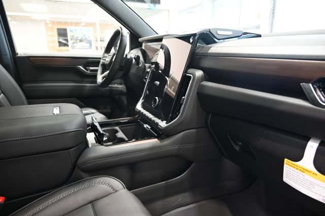 New 2026 GMC Yukon Denali w/ Denali Reserve Package AWD/4WD image 16