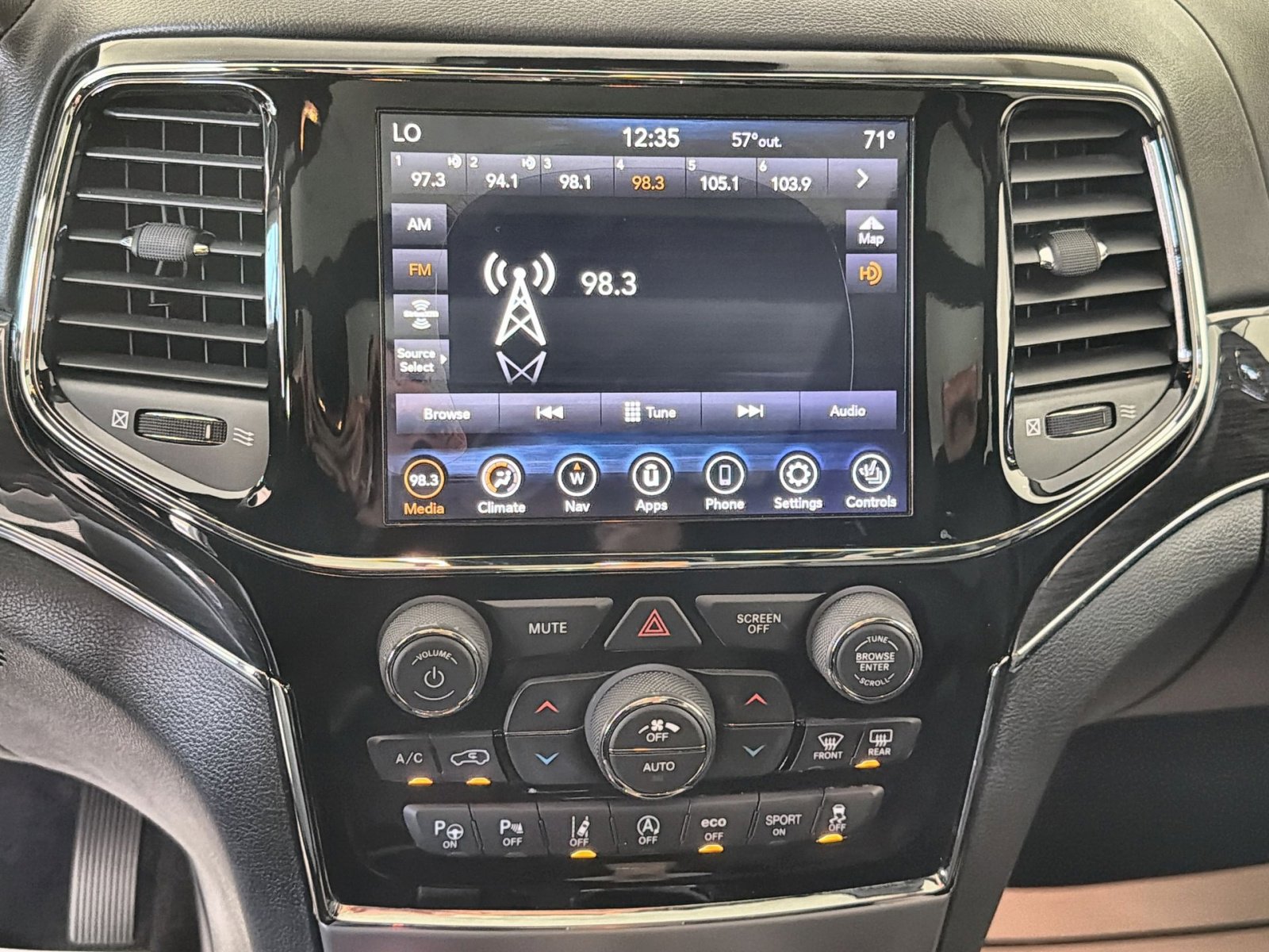 Used 2020 Jeep Grand Cherokee Overland image 18