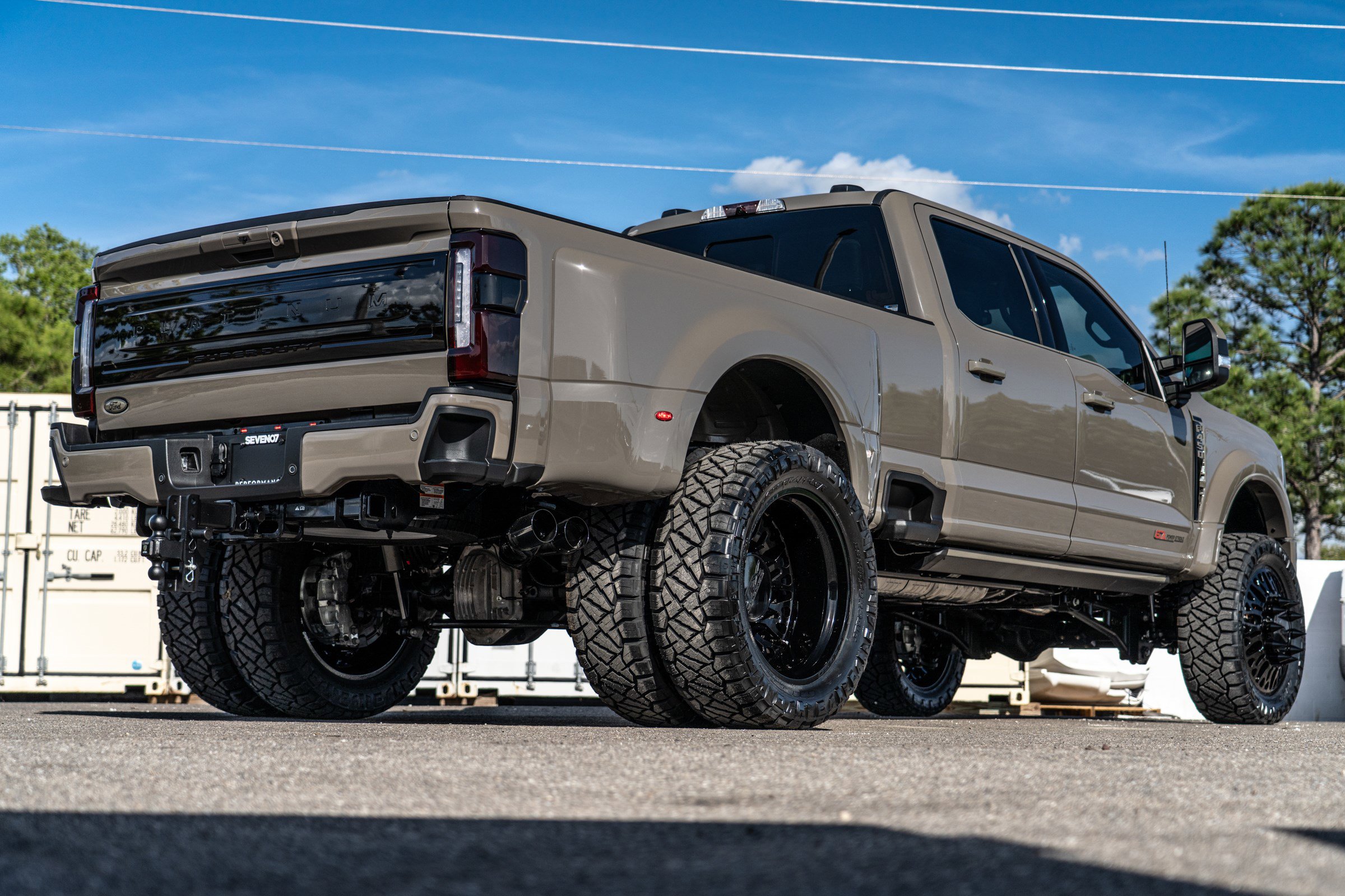 New 2026 Ford F450 Platinum w/ Platinum Plus Package AWD/4WD video 3