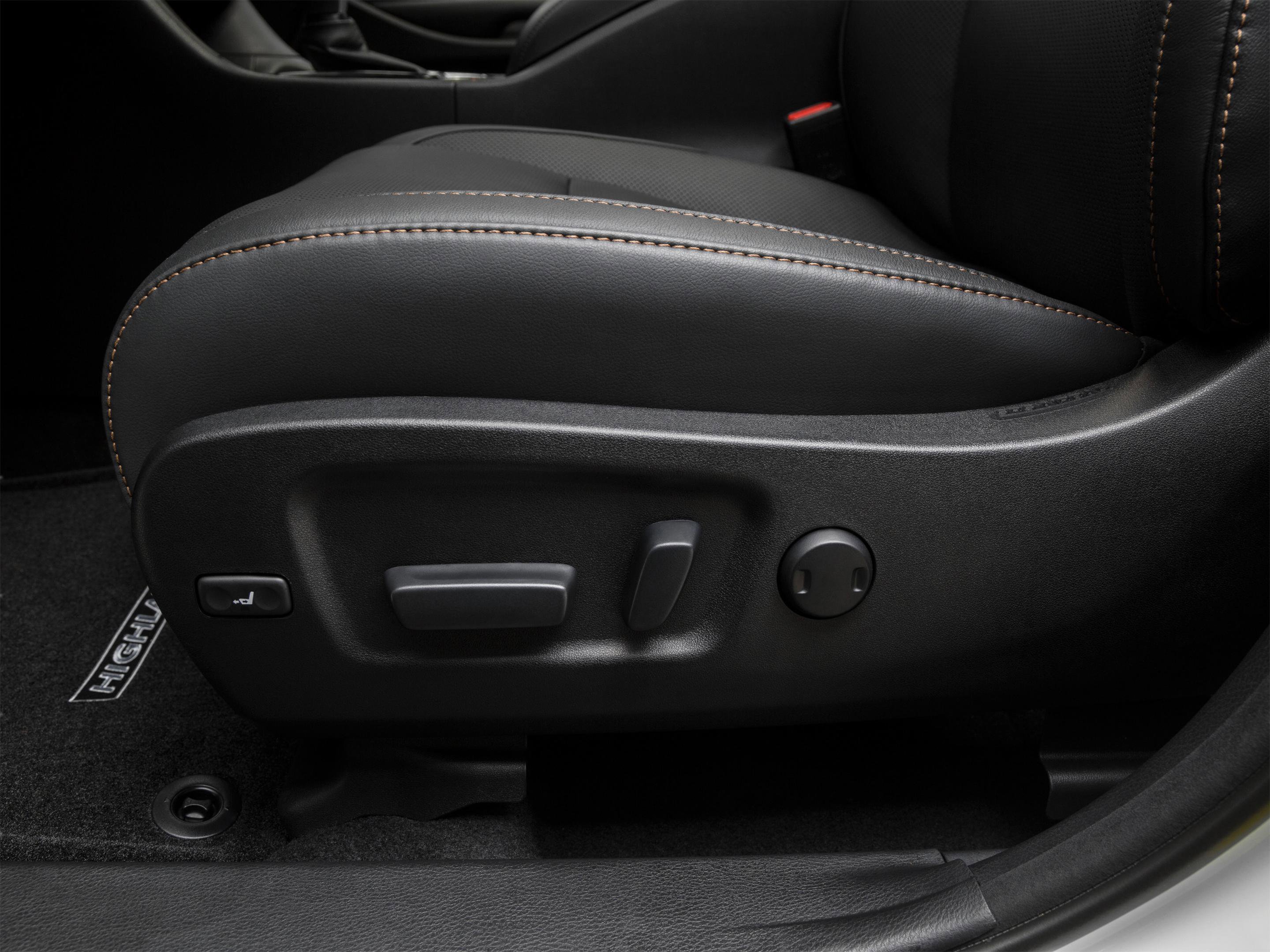 Used 2019 Toyota Highlander Limited Platinum FWD image 25