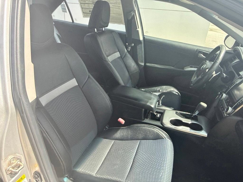 Used 2014 Toyota Camry SE FWD image 29