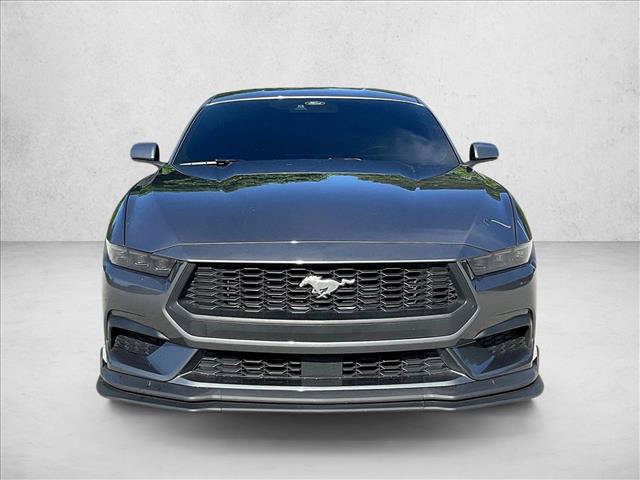 Used 2025 Ford Mustang Coupe RWD image 3