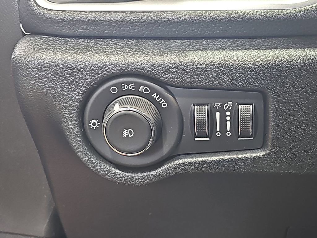 New 2026 Chrysler Pacifica Select image 28