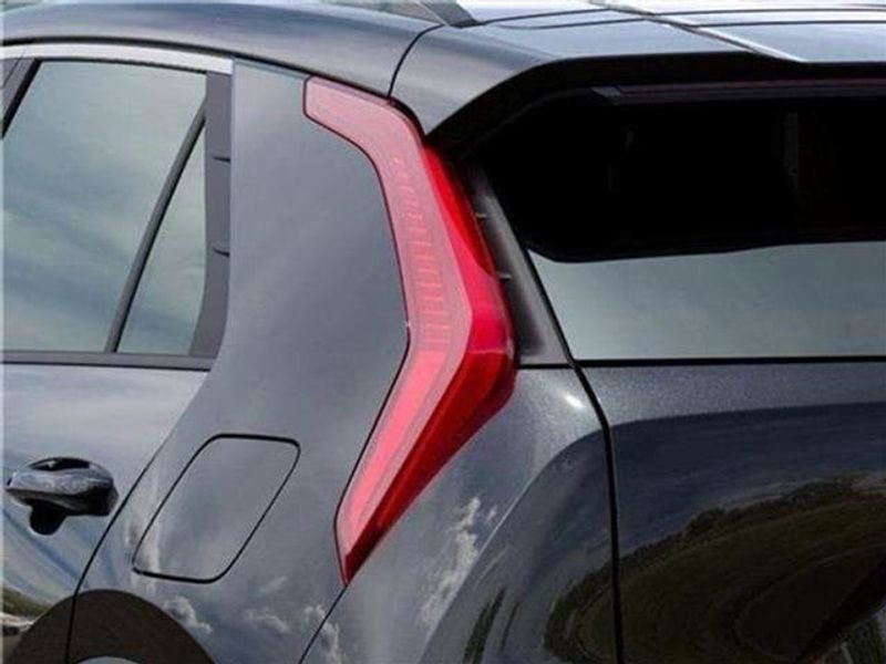 New 2025 Kia Niro EX image 92