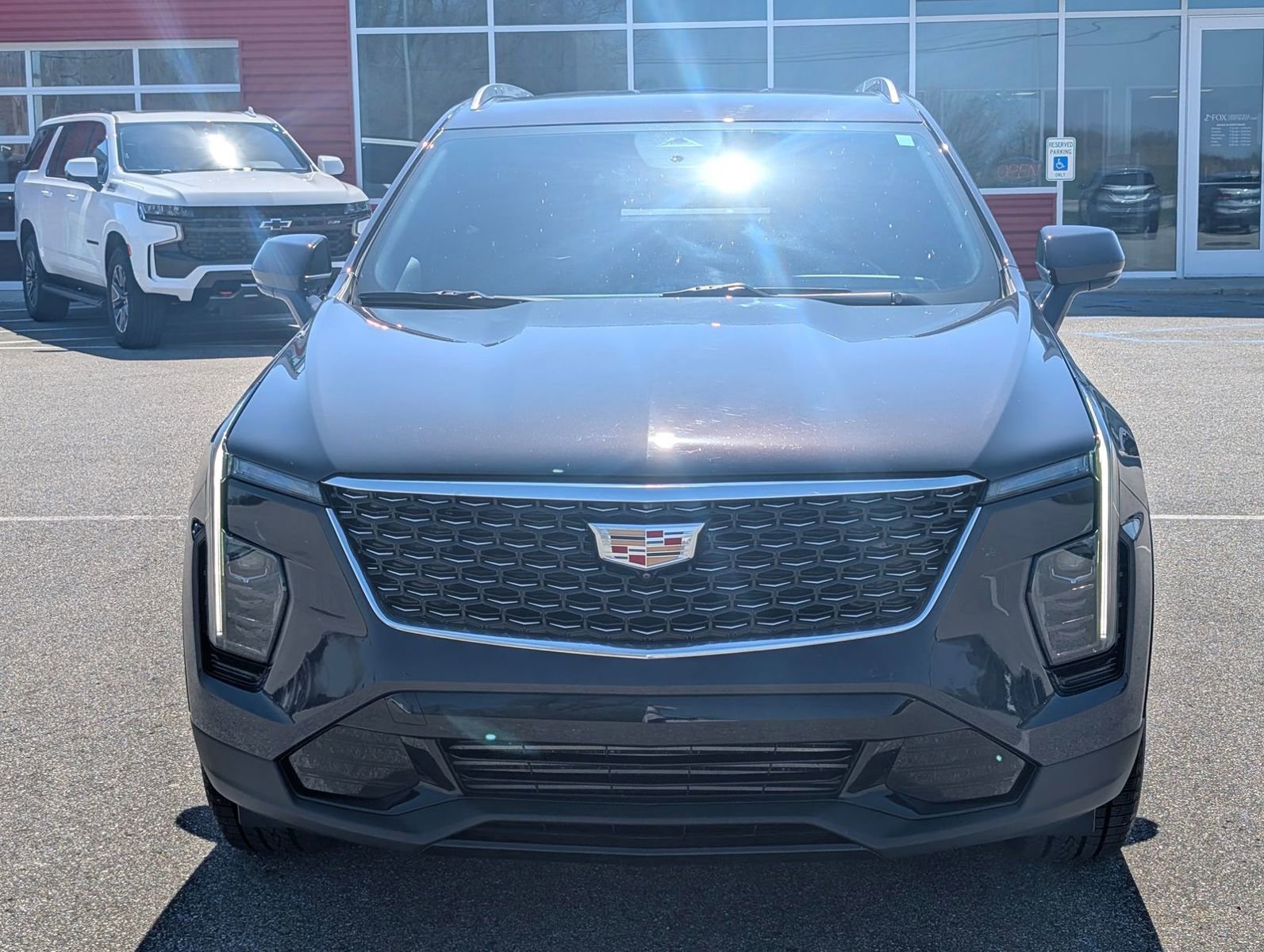 Used 2025 Cadillac XT4 Premium Luxury AWD/4WD image 2