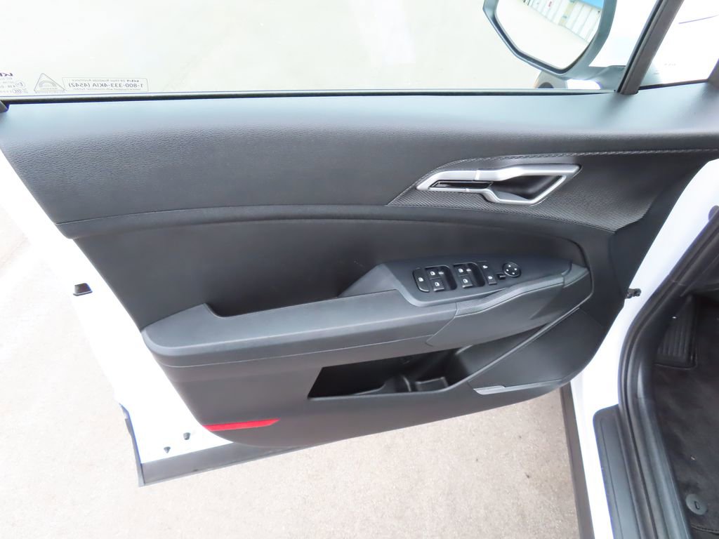 Certified 2025 Kia Sportage LX image 21