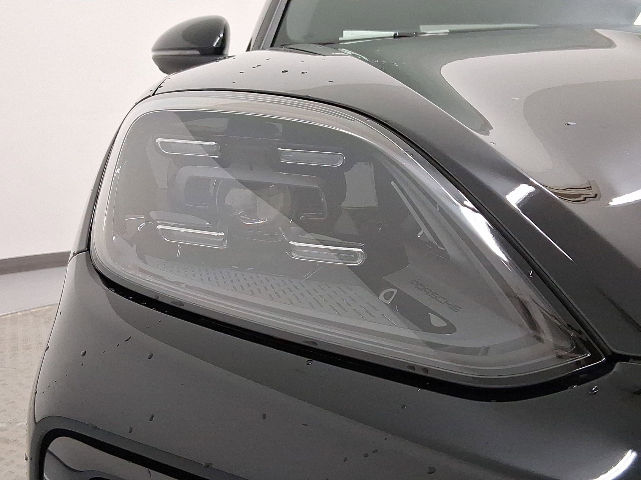 Certified 2024 Porsche Cayenne Coupe image 11