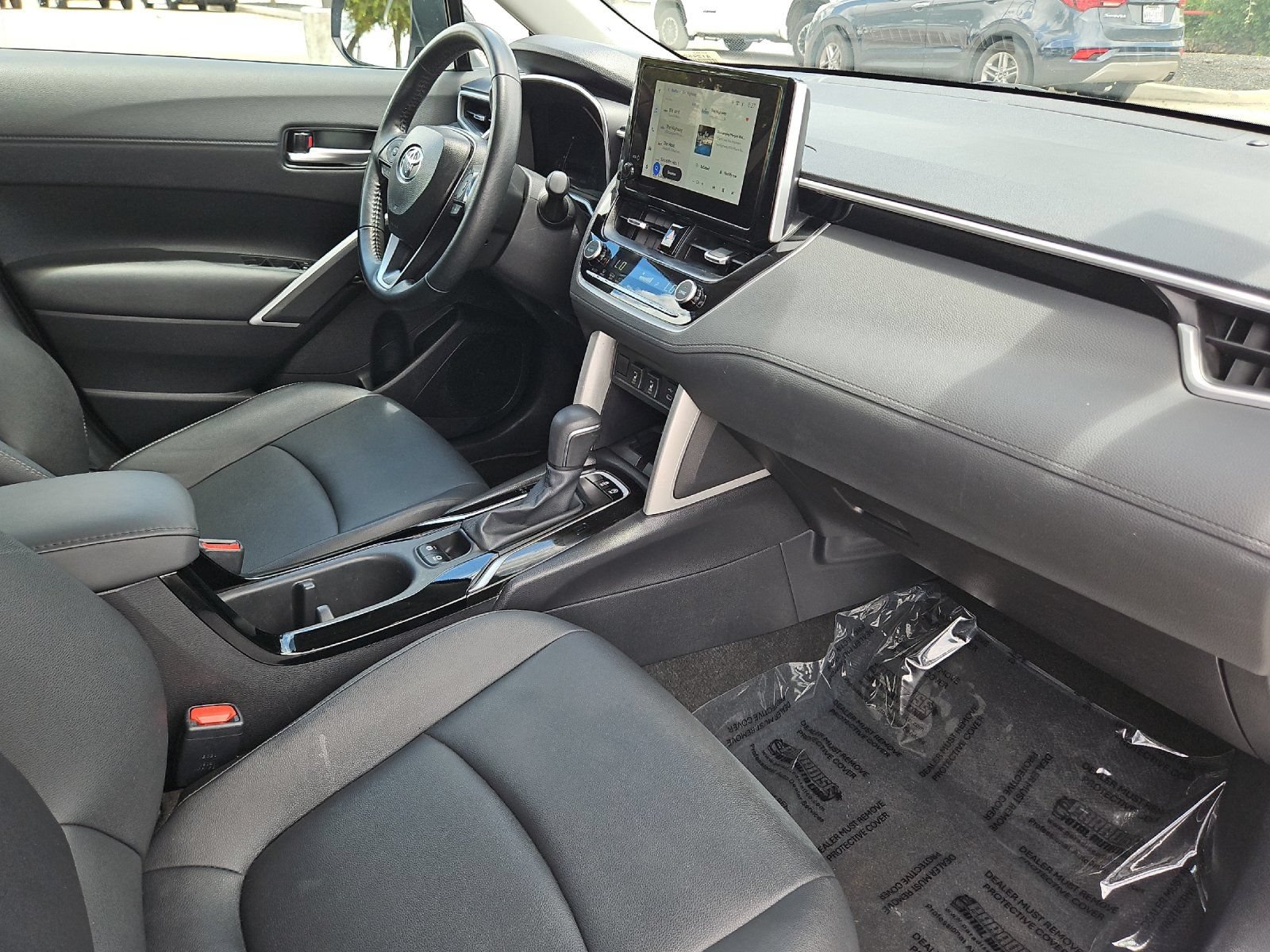 Used 2025 Toyota Corolla Cross XLE FWD image 15