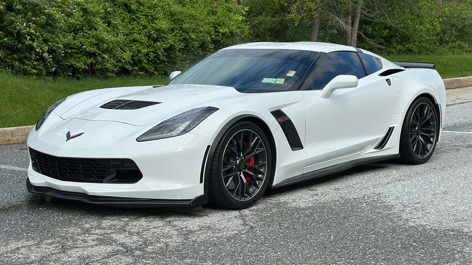Used 2016 Chevrolet Corvette Z06 w/ 2LZ Preferred Equipment Group RWD image 2