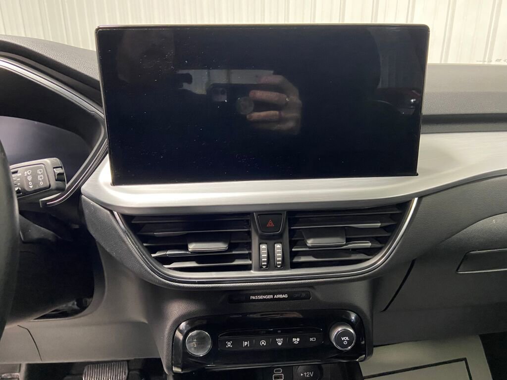 Used 2024 Ford Escape Platinum image 12