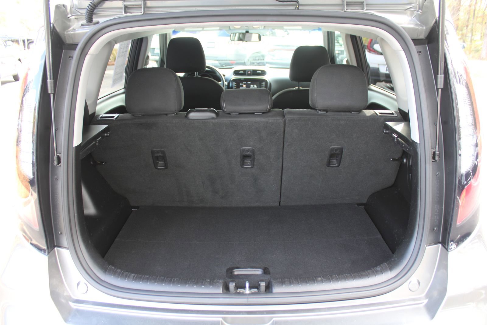 Certified 2018 Kia Soul + image 10