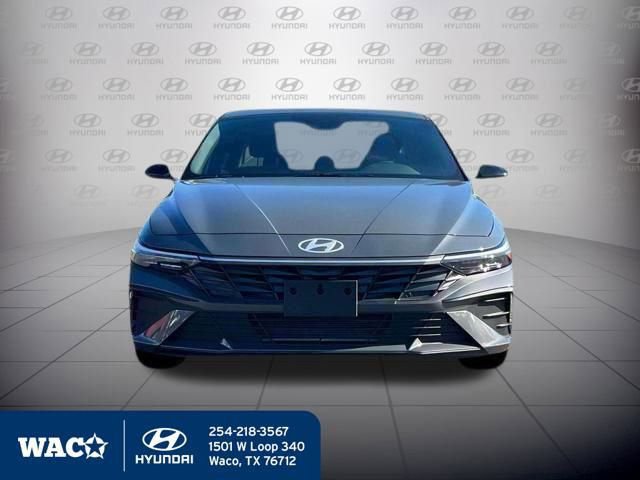 Used 2025 Hyundai Elantra Sport image 14