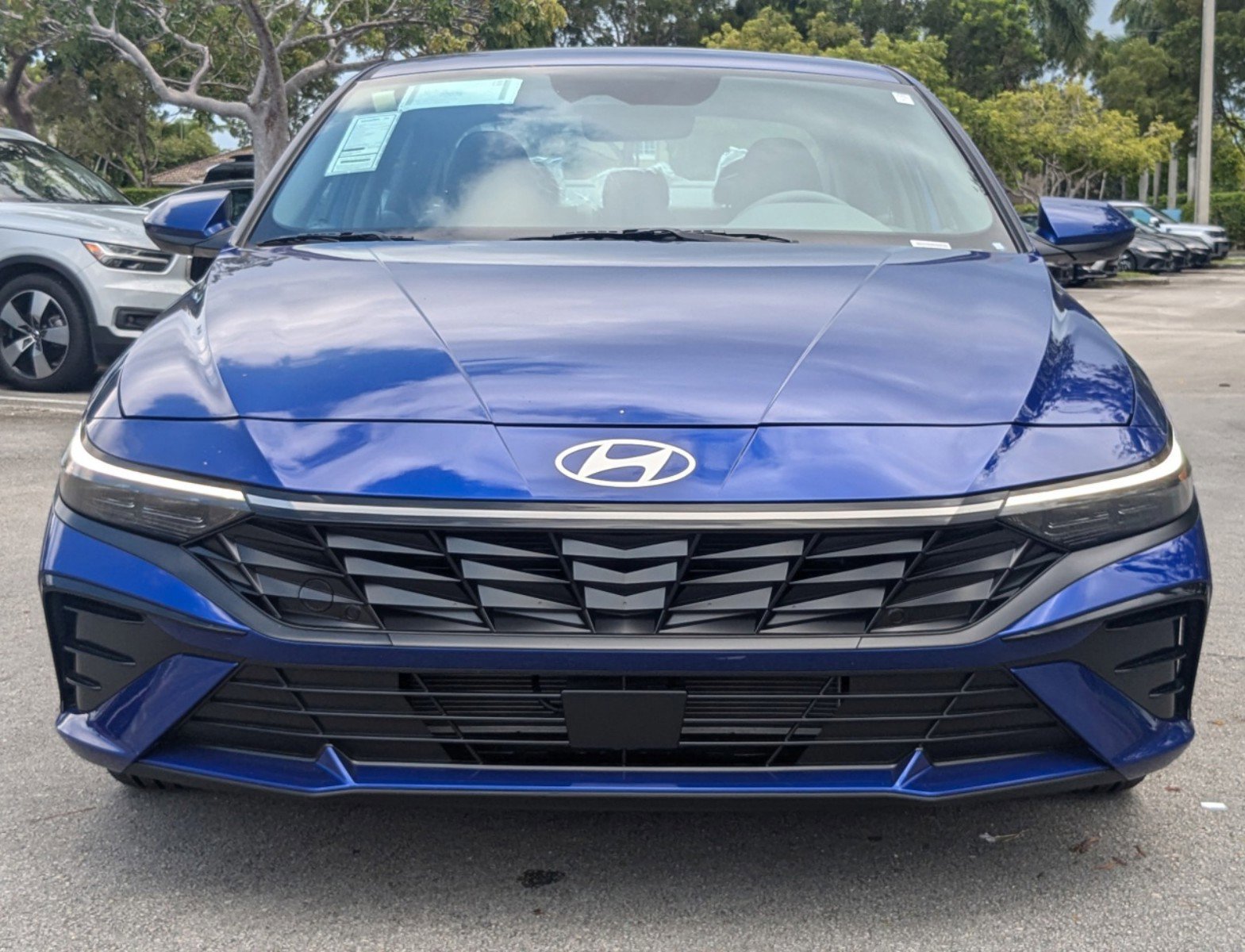 New 2025 Hyundai Elantra SEL image 3
