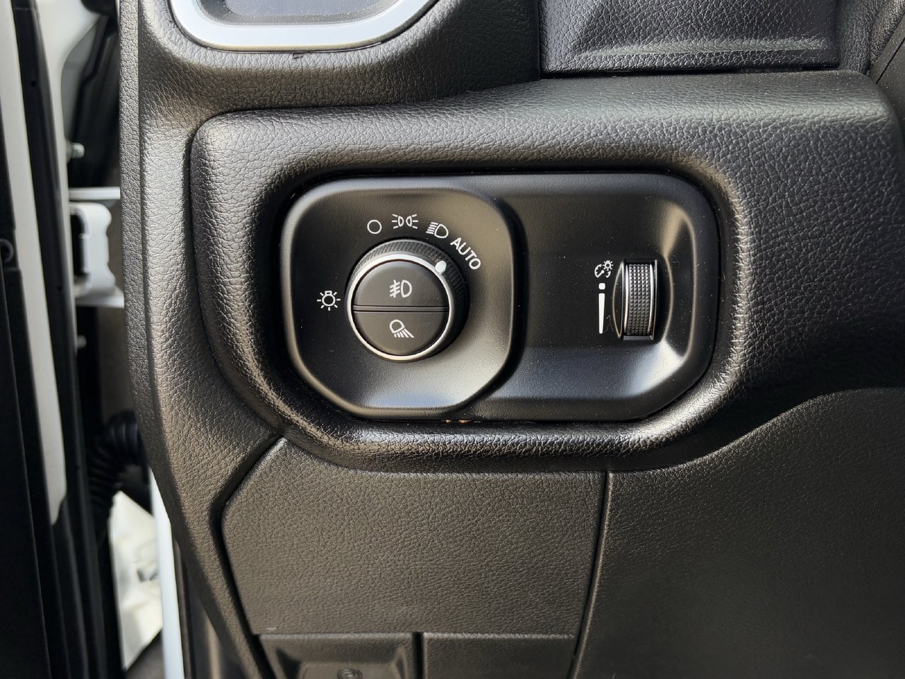 Used 2024 RAM 2500 Big Horn AWD/4WD image 23
