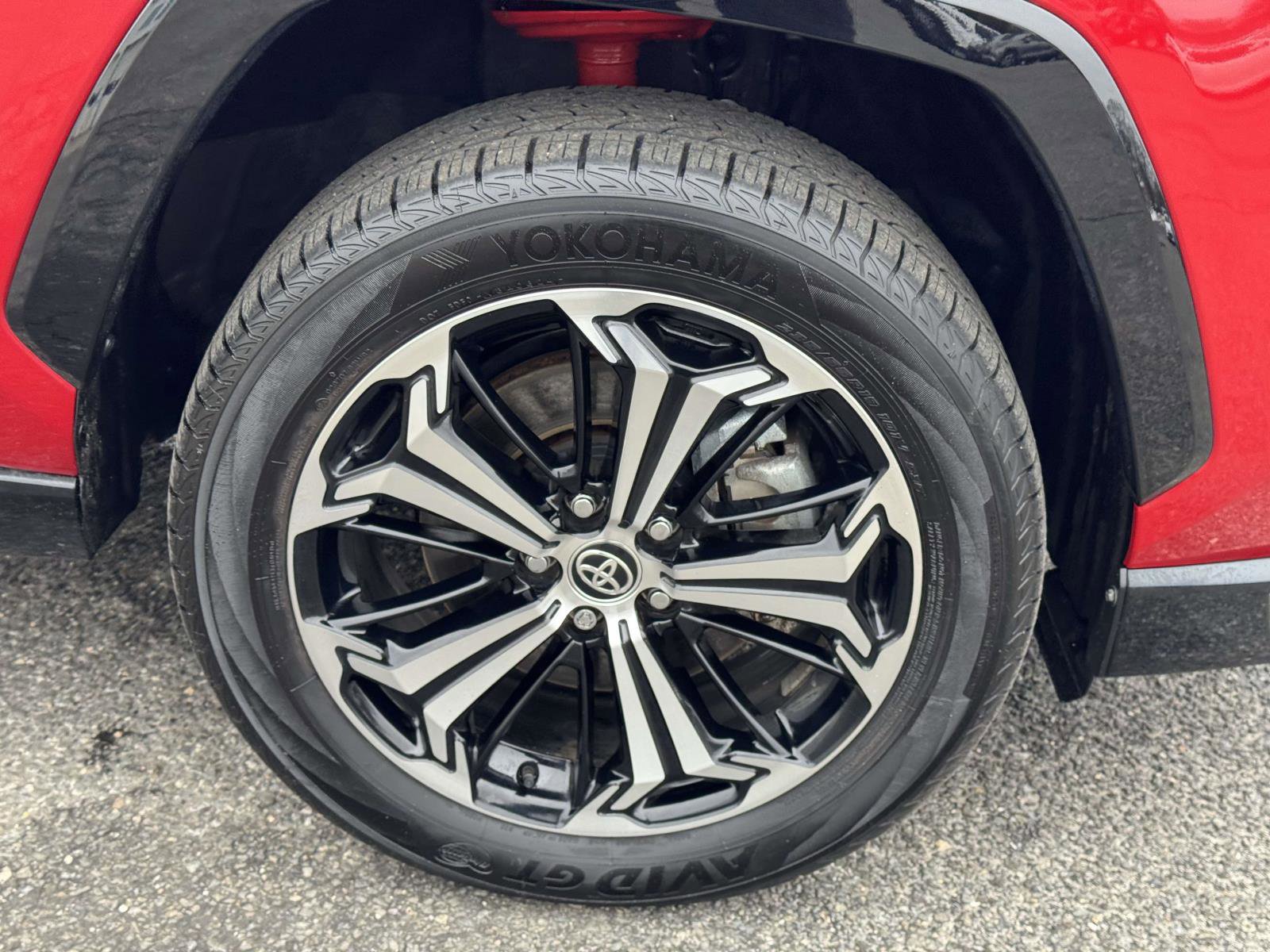 Used 2024 Toyota RAV4 XSE w/ Premium Package image 7