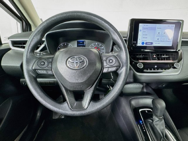 Used 2025 Toyota Corolla LE FWD image 10