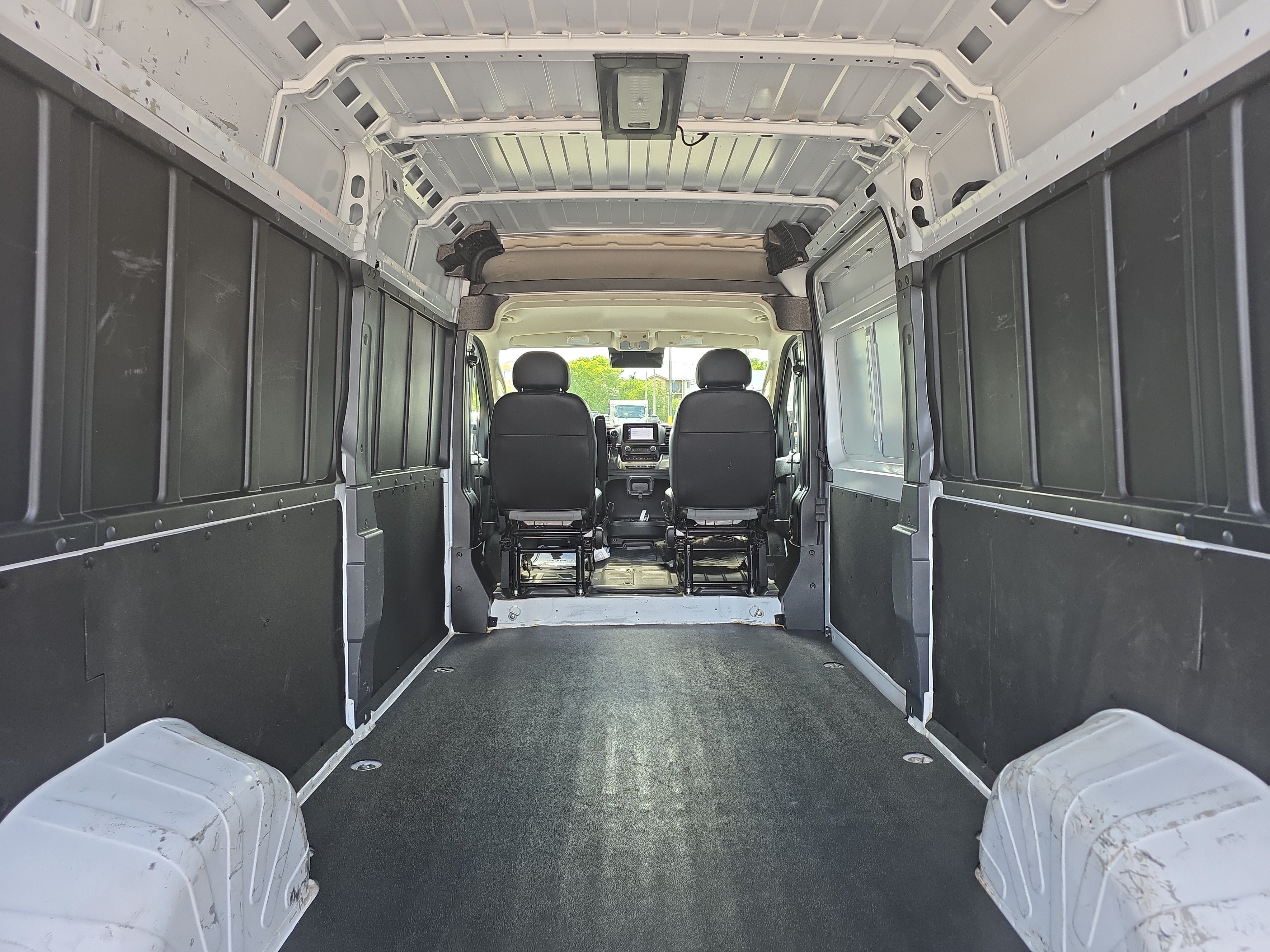 Used 2025 RAM ProMaster 2500 w/ Convenience Group FWD image 13
