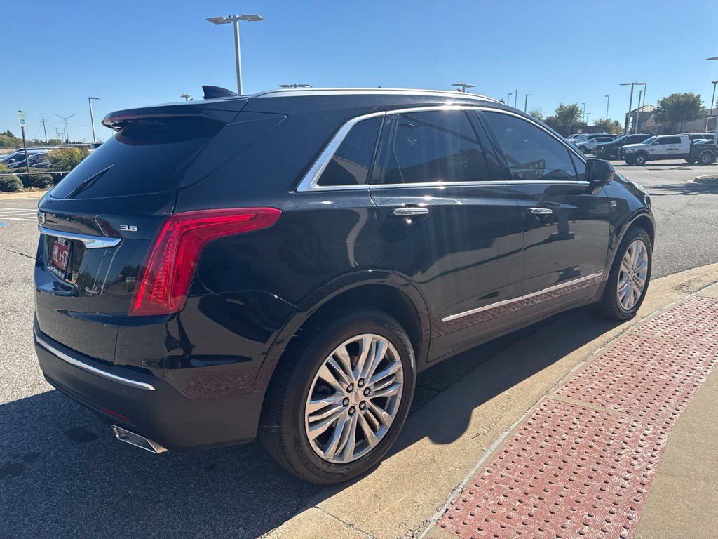 Used 2017 Cadillac XT5 Luxury FWD image 4