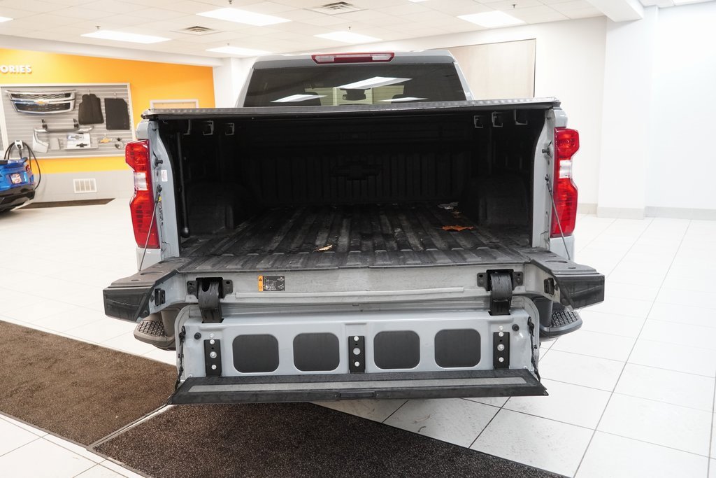 Used 2024 Chevrolet Silverado 1500 Custom Trail Boss w/ LPO, Dark Essentials Package image 9