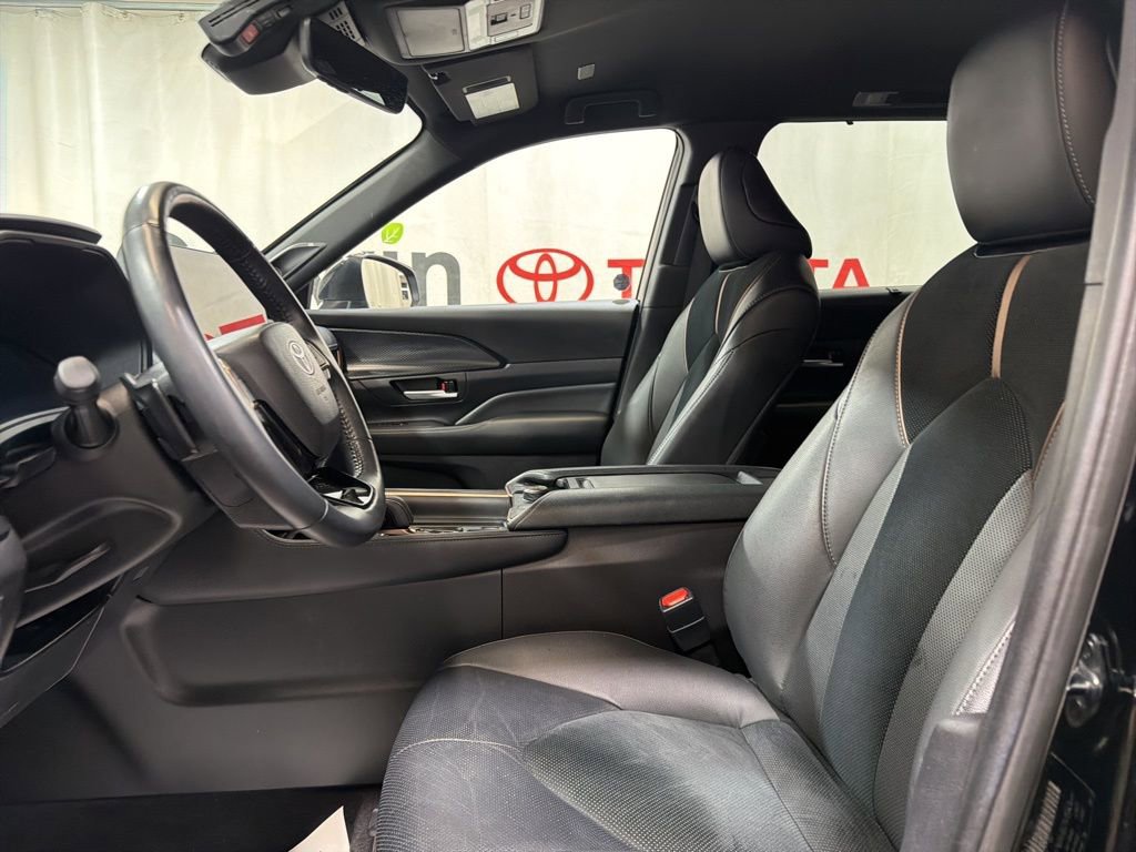 Used 2024 Toyota Grand Highlander AWD Hybrid image 24