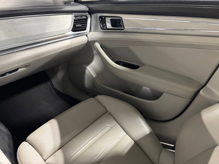 Used 2018 Porsche Panamera 4S AWD/4WD image 17