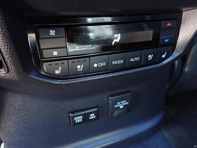 Used 2025 Toyota Sequoia Platinum AWD/4WD image 15