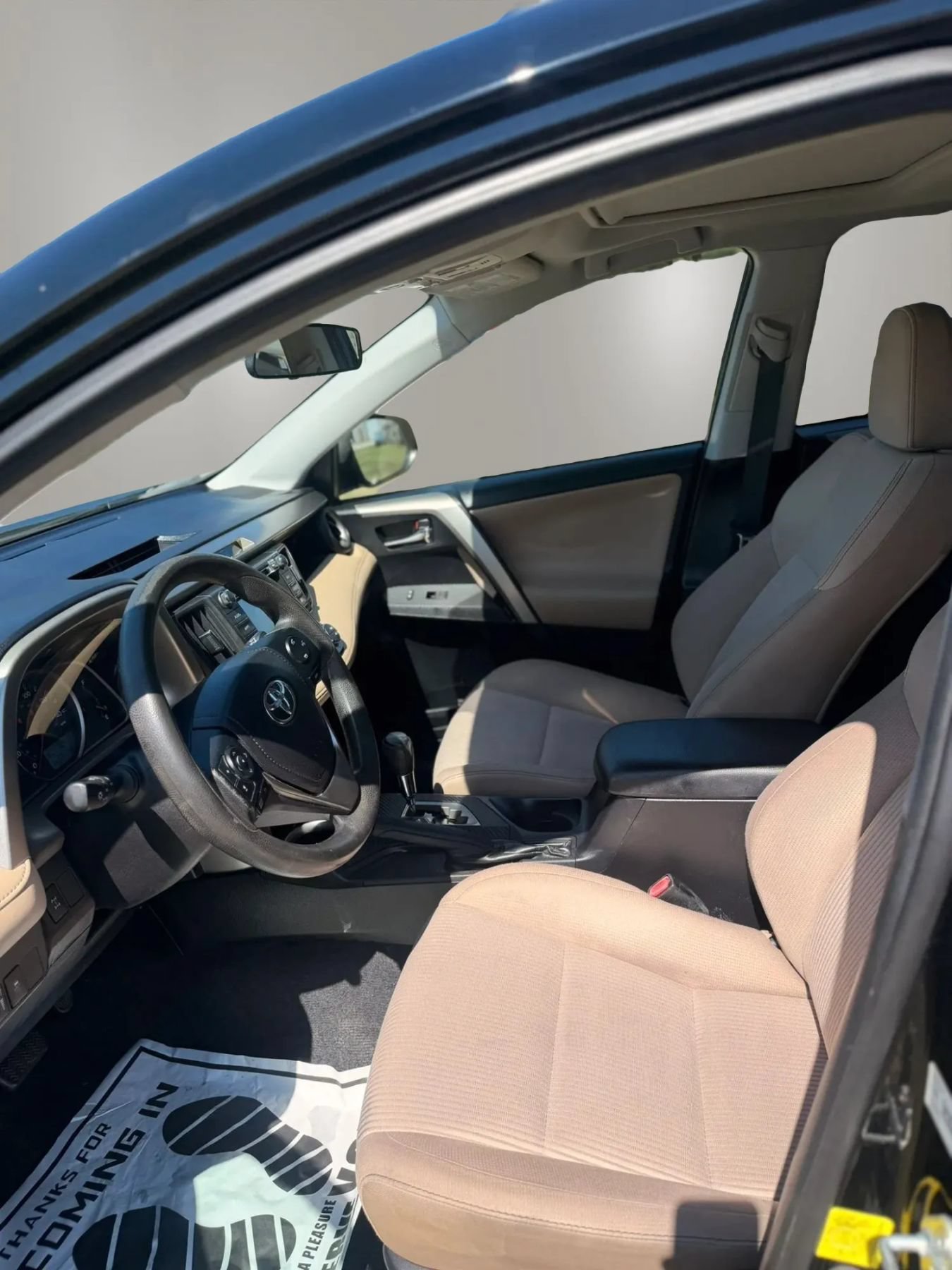 Used 2014 Toyota RAV4 XLE AWD/4WD image 9