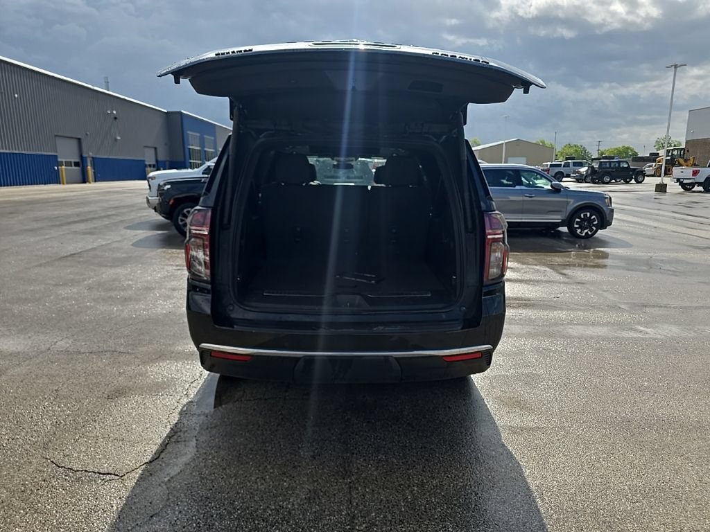 Used 2024 Chevrolet Suburban Premier AWD/4WD image 6
