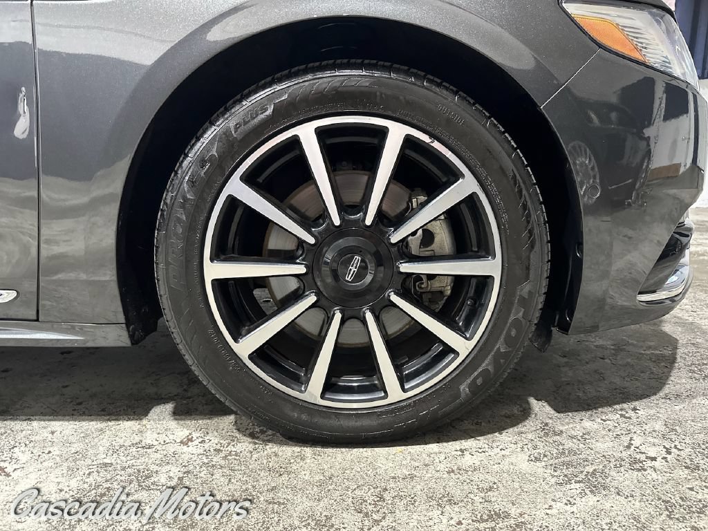 Used 2017 Lincoln Continental Reserve w/ Technology Package AWD/4WD image 32