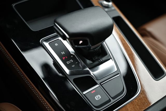 Used 2023 Audi Q5 e Premium Plus image 39