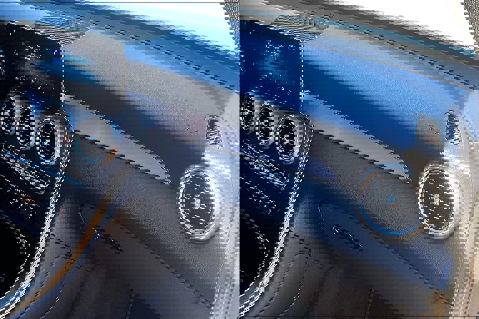 Used 2021 Mercedes-Benz GLC 300 image 17